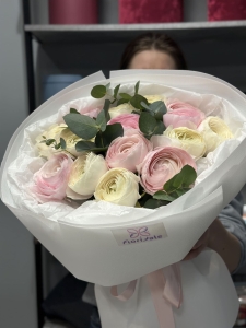 Букет ранункулюсов Баббл Гам: нежность, которую невозможно забыть buket-ranunkulyusov-babbl-gam:-nezhnosty,-kotoruyu-nevozmozhno-zabyty