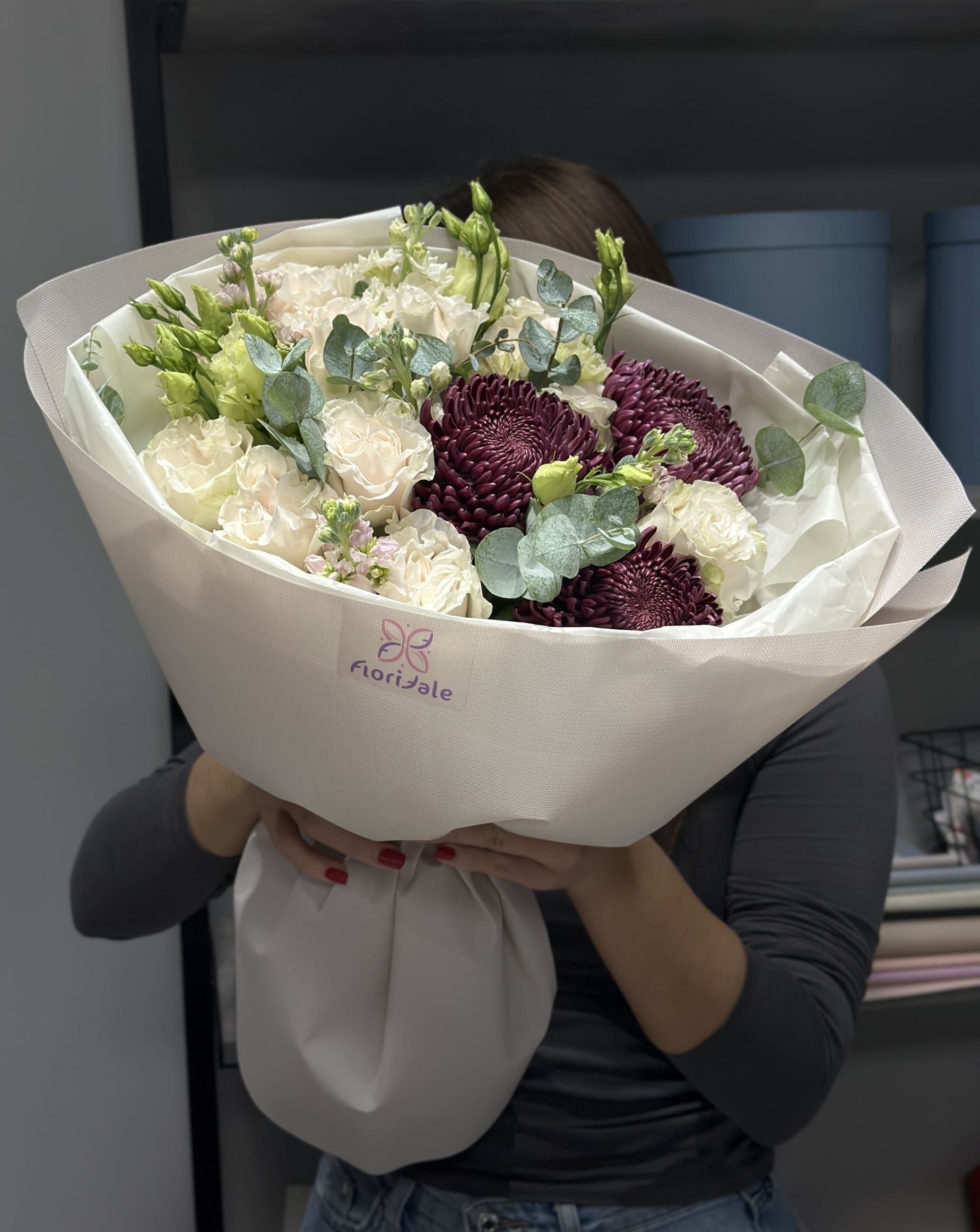 Классический букет Флер Де Ля Ноче: идеальный букет для свидания с любимой klassicheskiy-buket-fler-de-lya-noche:-idealynyy-buket-dlya-svidaniya-s-lyubimoy